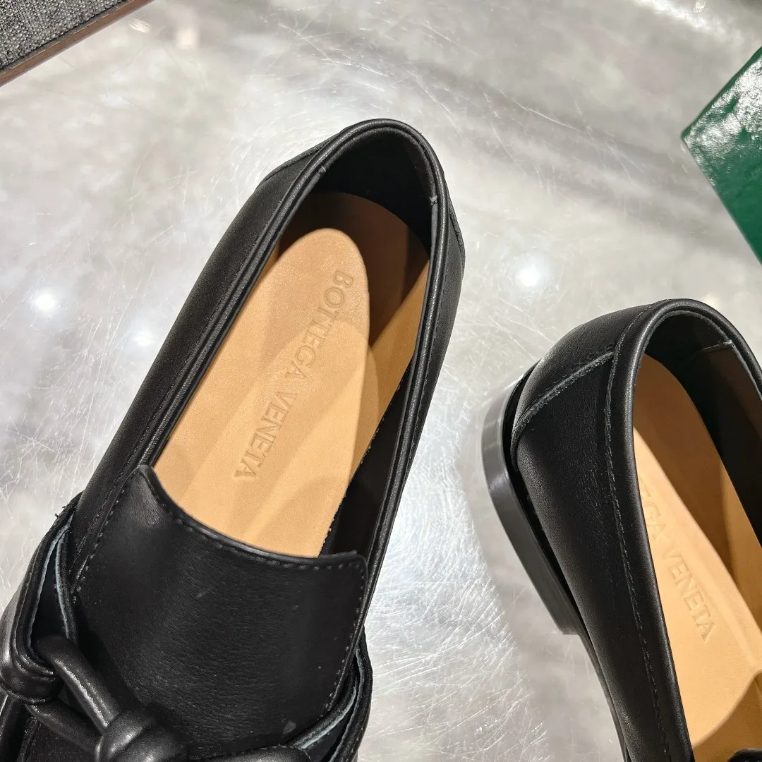 [BV] Top P: 840💰 Size: Female 35-39 (Female 40 custom-made) Male 39-44 (38.45 non-refundable) Bottega Veneta 2025 counter model! Small round toe loafers! Imported leather outsole! Imported grained cowhide! Solid color Niuli! !